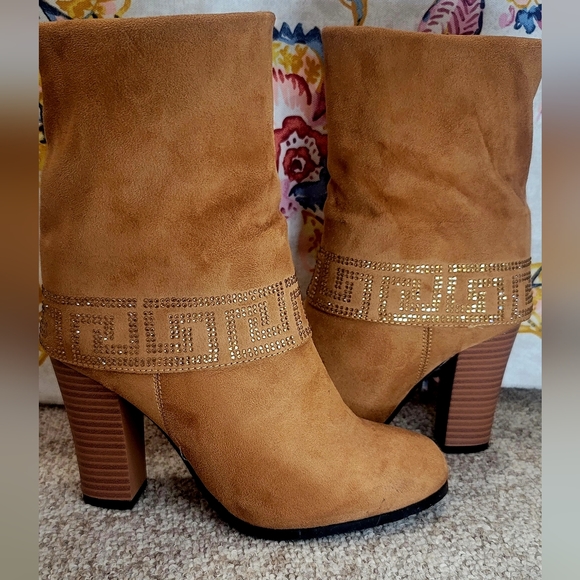Italina Camel Zip Embellished Boot, Size 6.5 - Picture 7 of 12